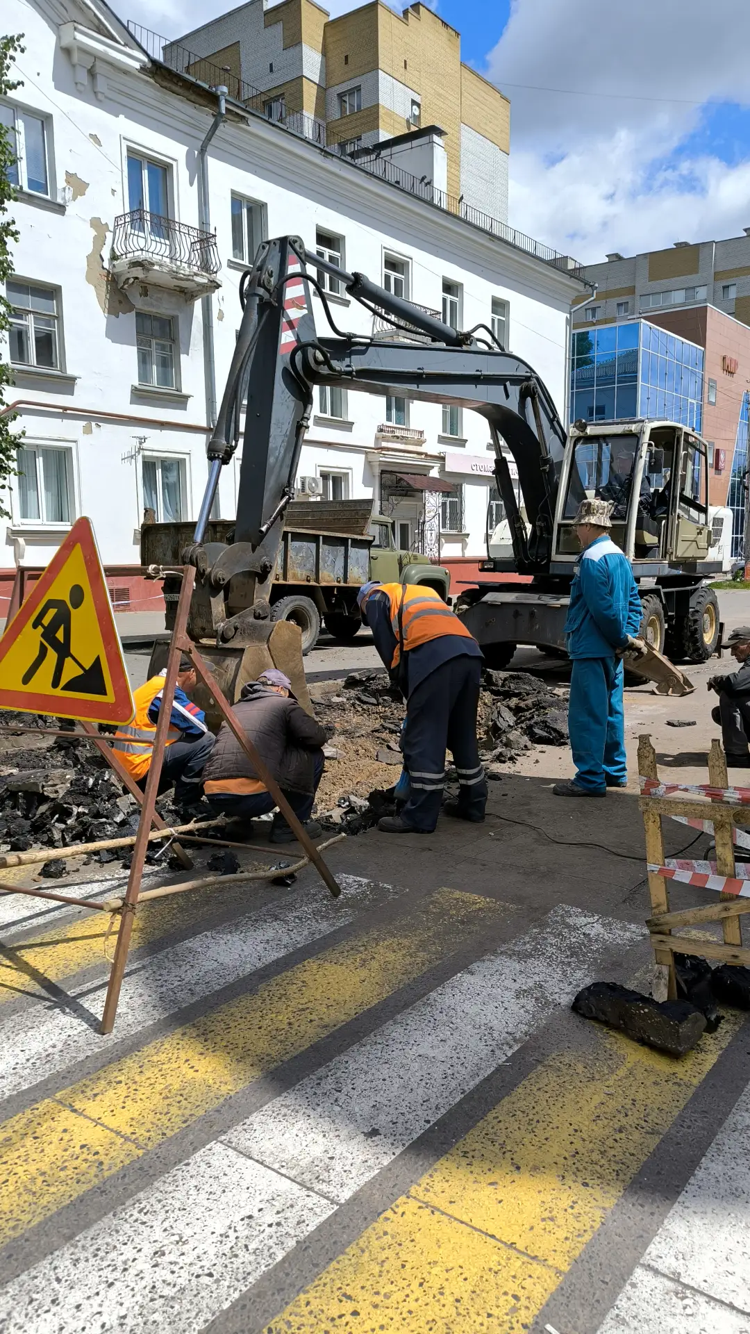 Уважаемые потребители❗

🚜 Перед сложностями не останавливаемся!
🛠️ Согласно Плана ремонтных работ 