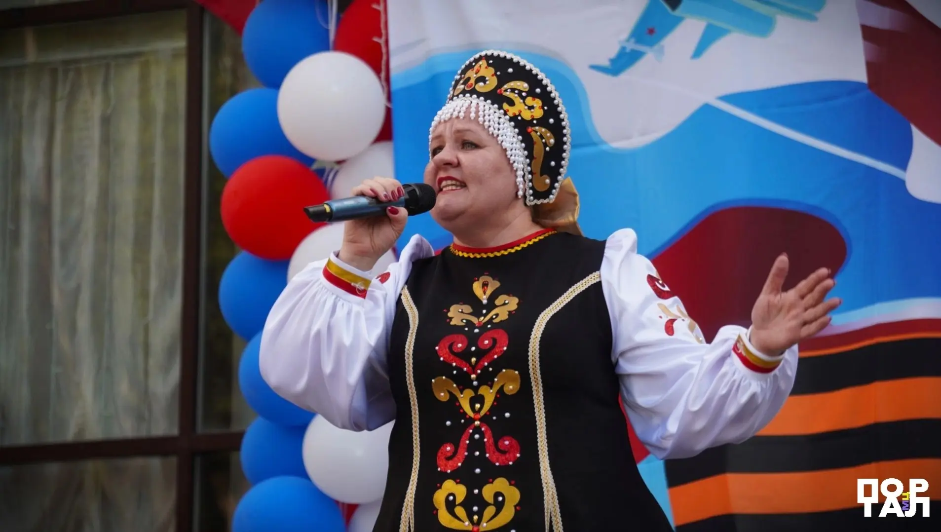 На центральной площади с.Архангельского жители отметили День России!
 
В начале мероприятия для учас