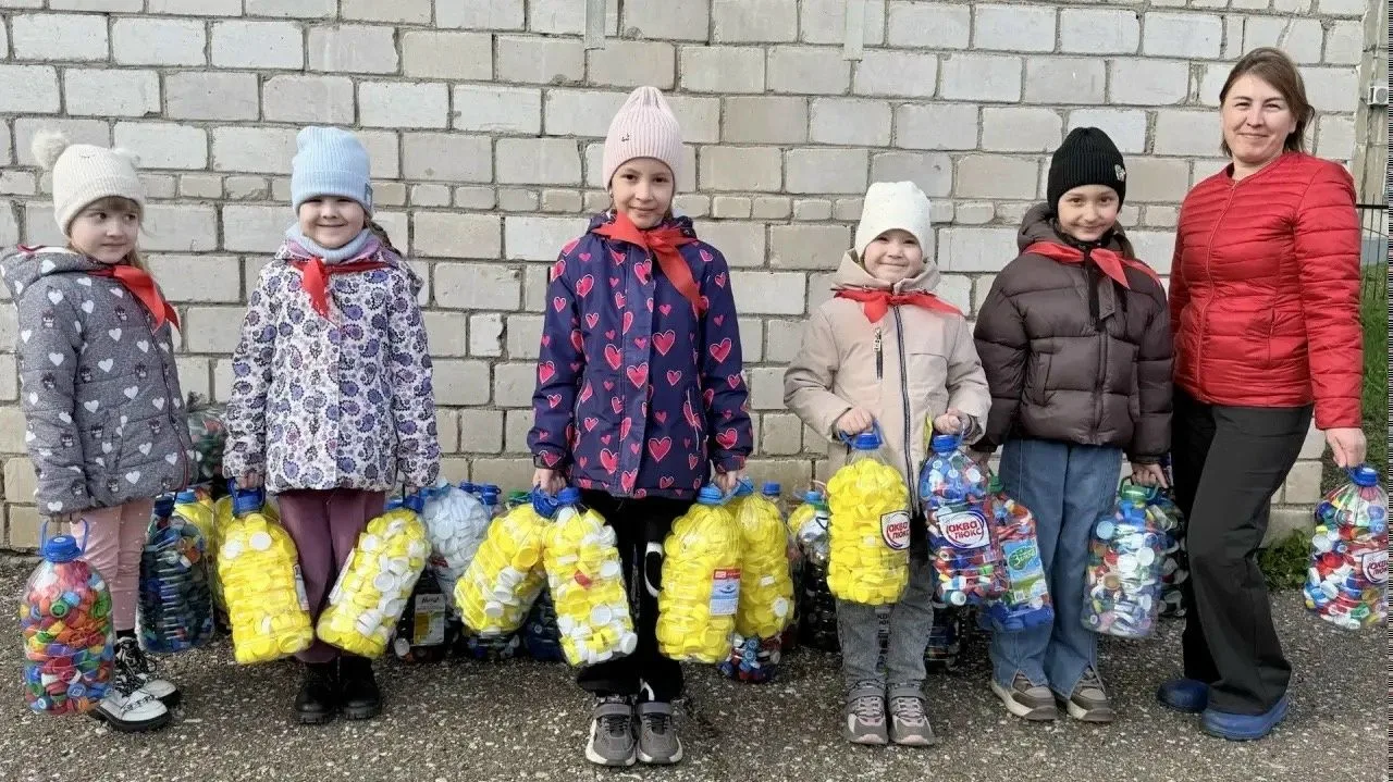 🎉 Ура! Наш детский сад сдал 99 пятилитровых бутылок крышек на переработку в рамках акции «Водоросля