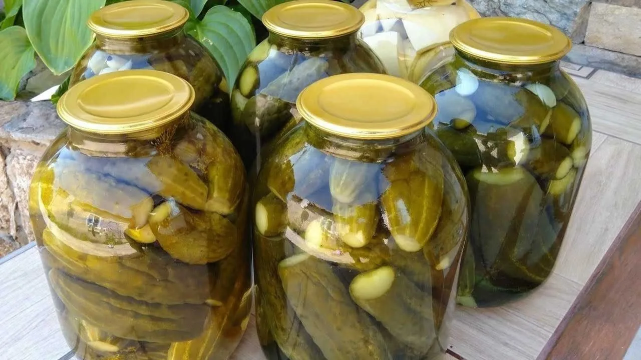 🥒Кыяр тозлыйбыз
 
3 литрлы банкага кирәк: 3 аш кашыгы шикәр комы, 1 аш кашыгын өеп тоз, 3 аш кашыгы