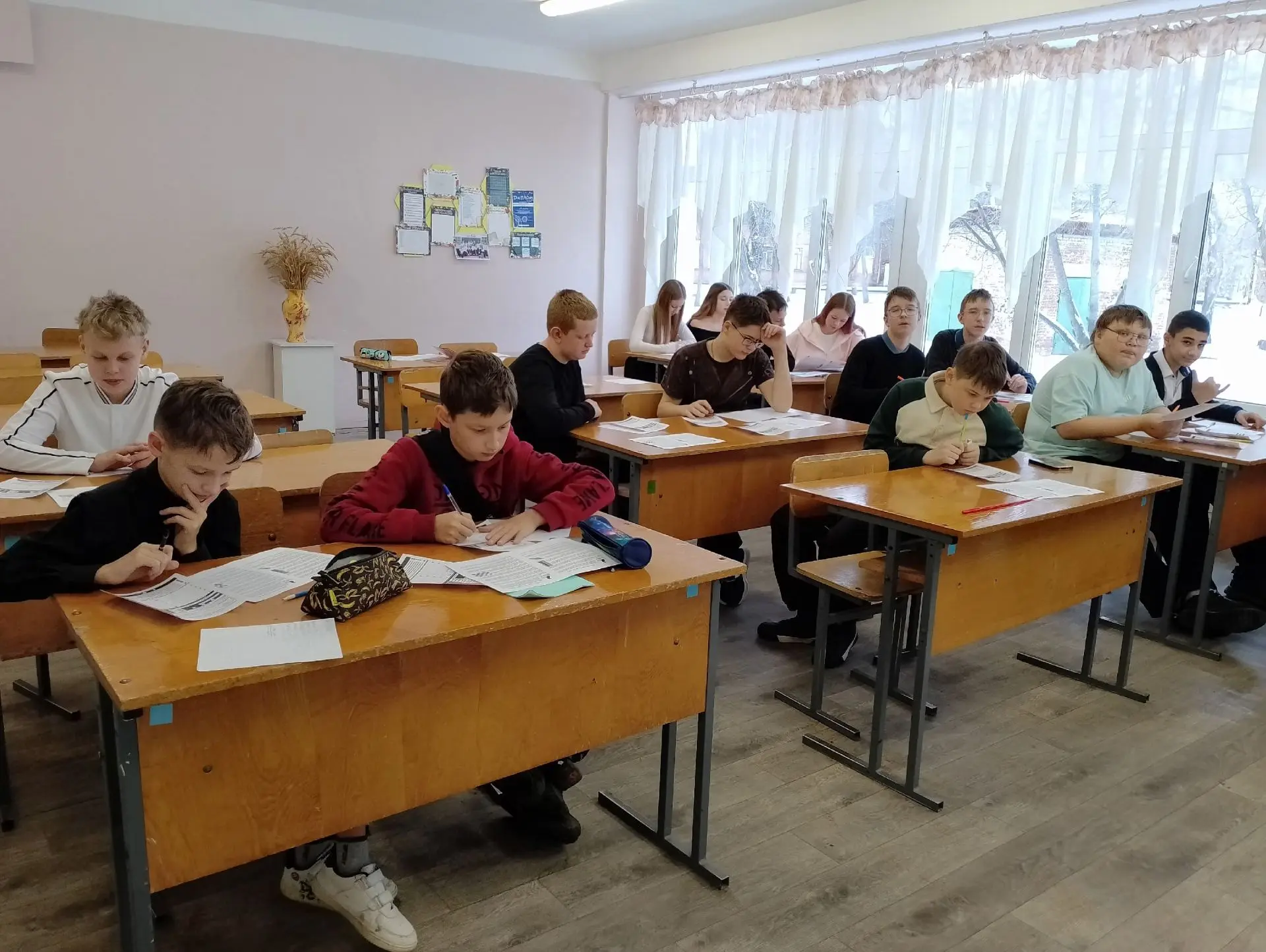 Сегодня, 29 ноября, в школе проходил Всероссийский развлекательно-образовательный флешмоб "MathCat".