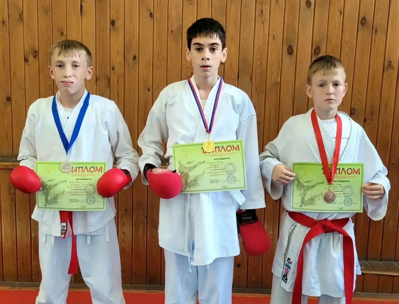🥋 Наши спортсмены — гордость школы!

14 июня в городе Майкопе прошли республиканские соревнования п