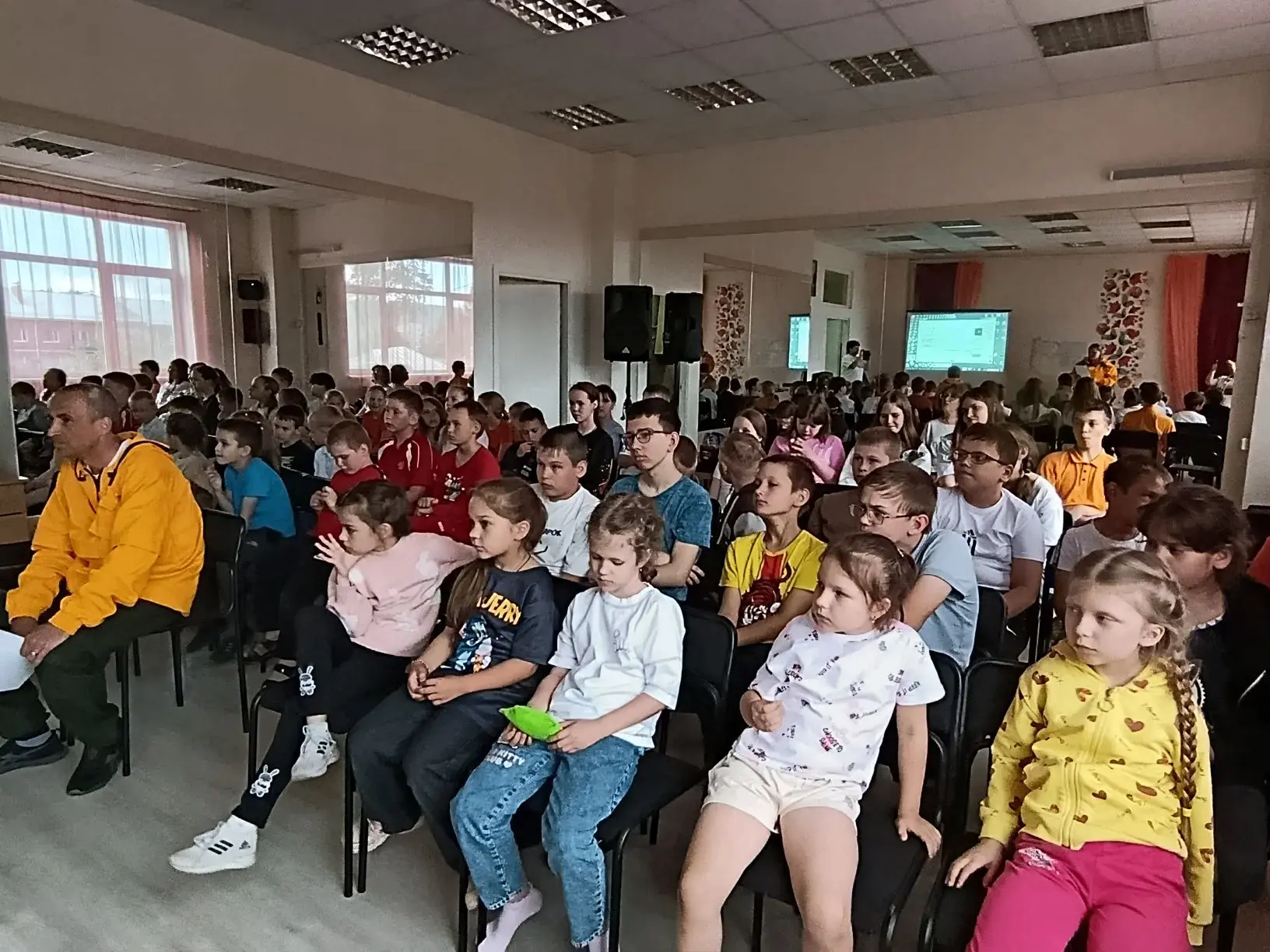 4 июня в лагере «Самоцветы» был дан старт дня «Береги планету!». В этот день в отрядах провели темат