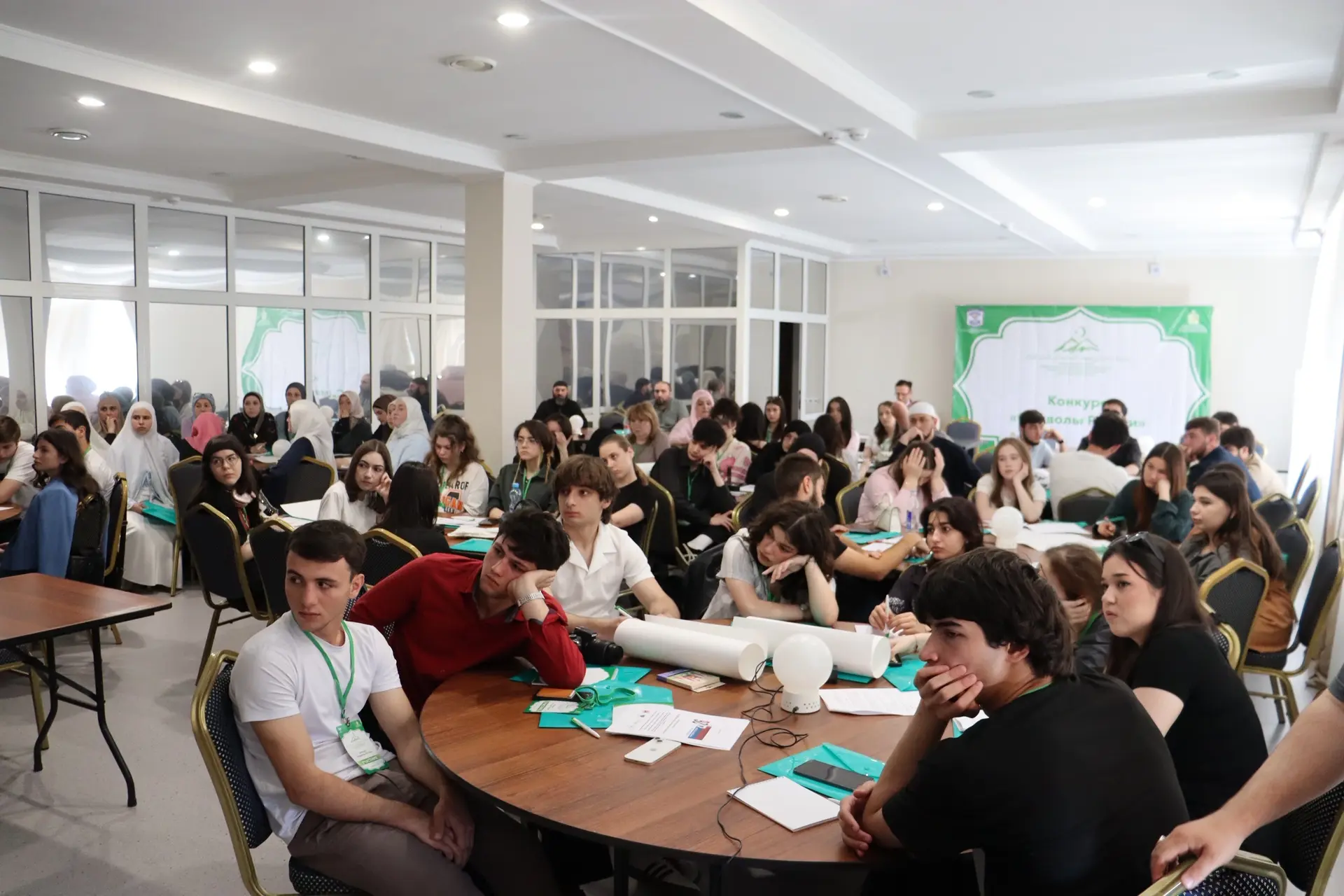 В Нальчике состоялся межвузовский конкурс «Символы России».

В нем приняли участие студенты Северо-К