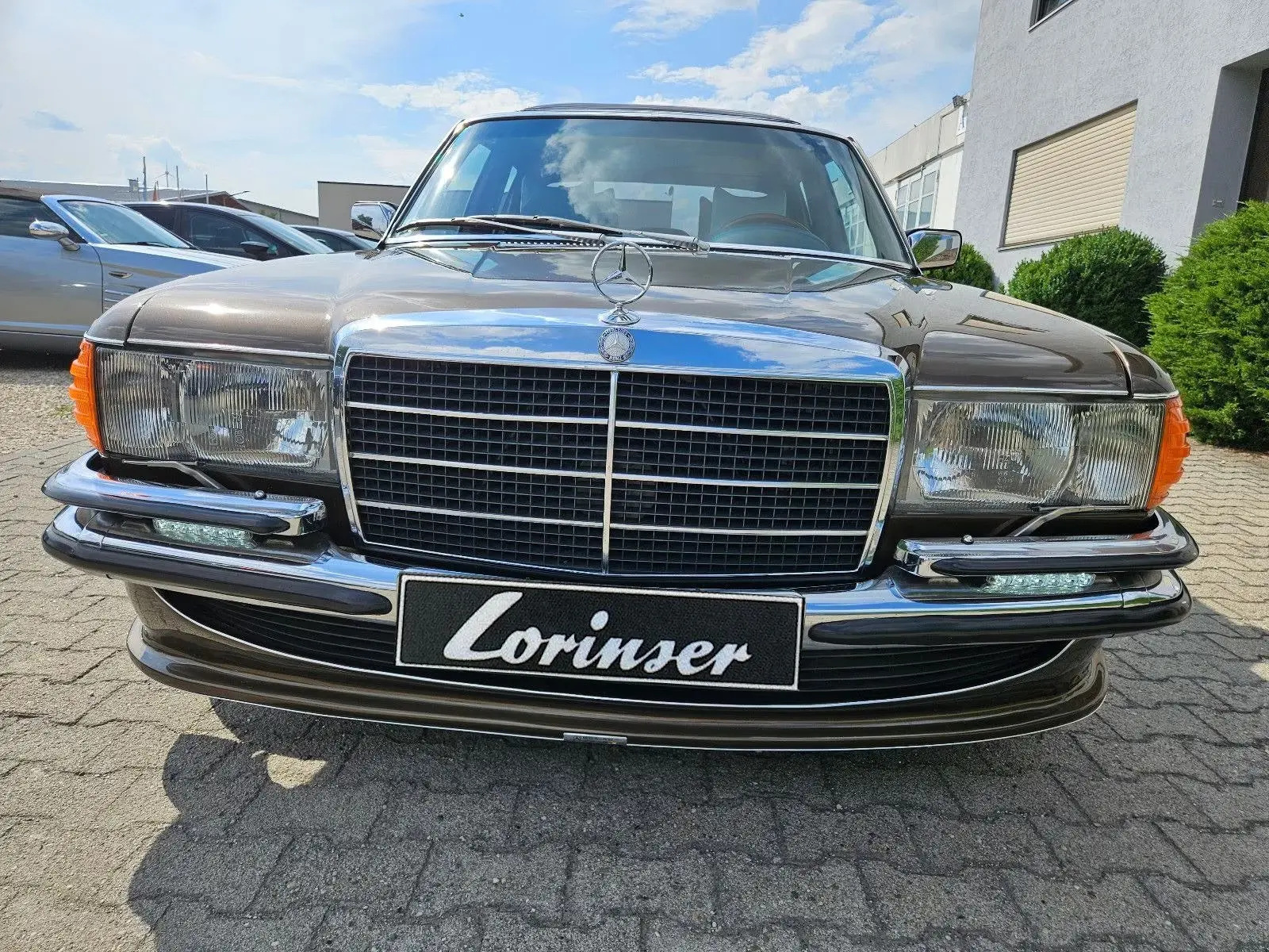 Mercedes‑Benz W116 280SE от Sportservice Lorinser с хромированным комплектом.