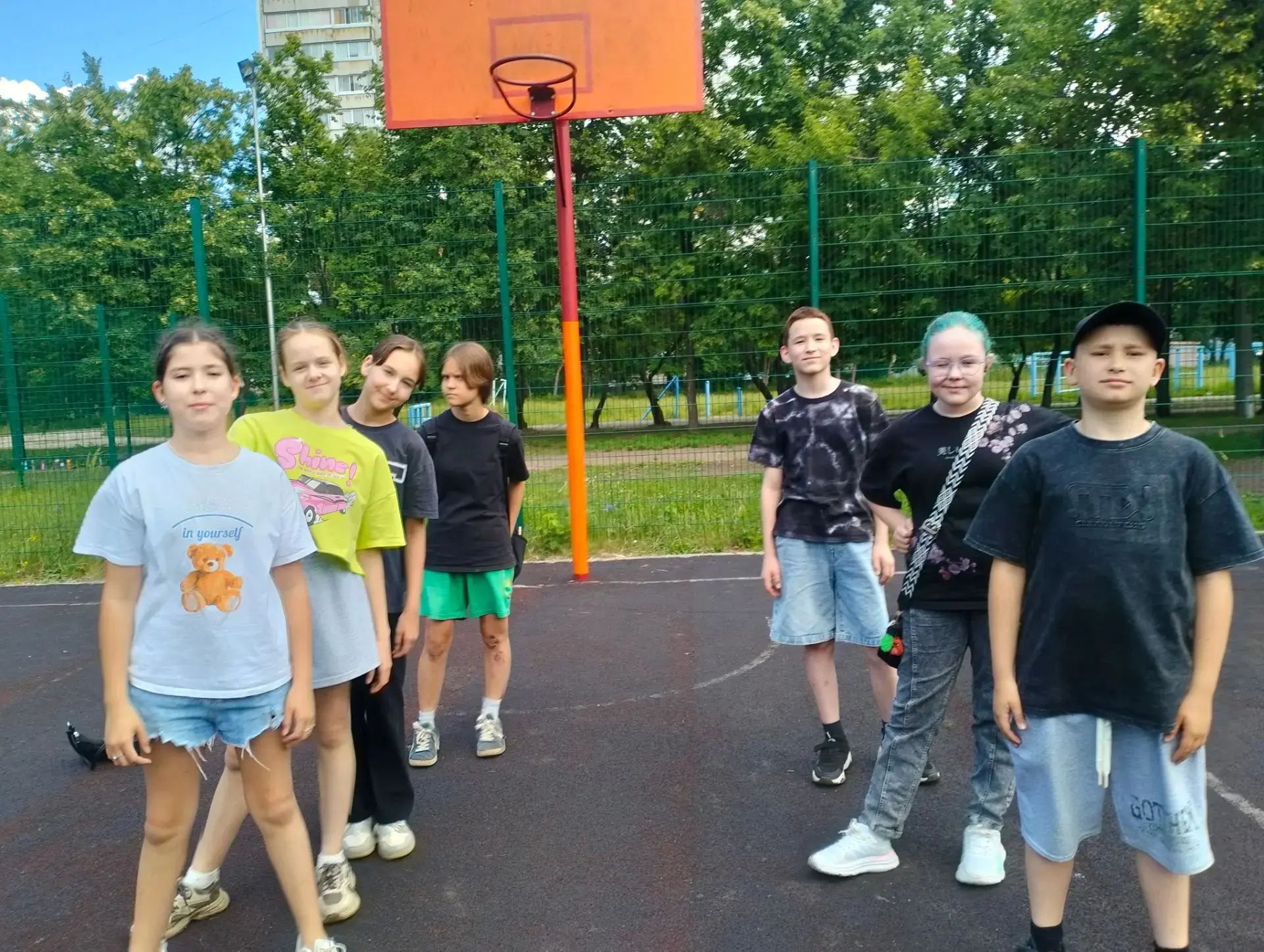 Здоровые, сильные и ловкие🚴‍♂️🤼‍♂️
Учащиеся школы 35 не теряют зря время на каникулах. 
☀️Лето - п