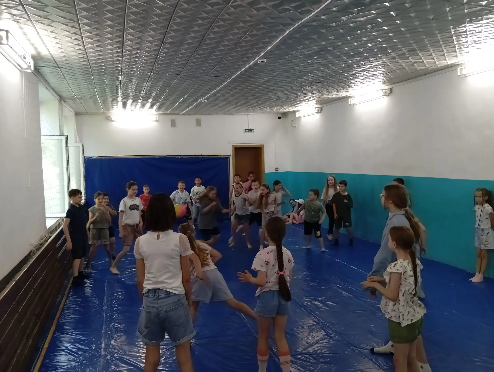 Сегодня в нашем летнем пришкольном лагере день прошёл на одном дыхании и был наполнен фантазией, дви