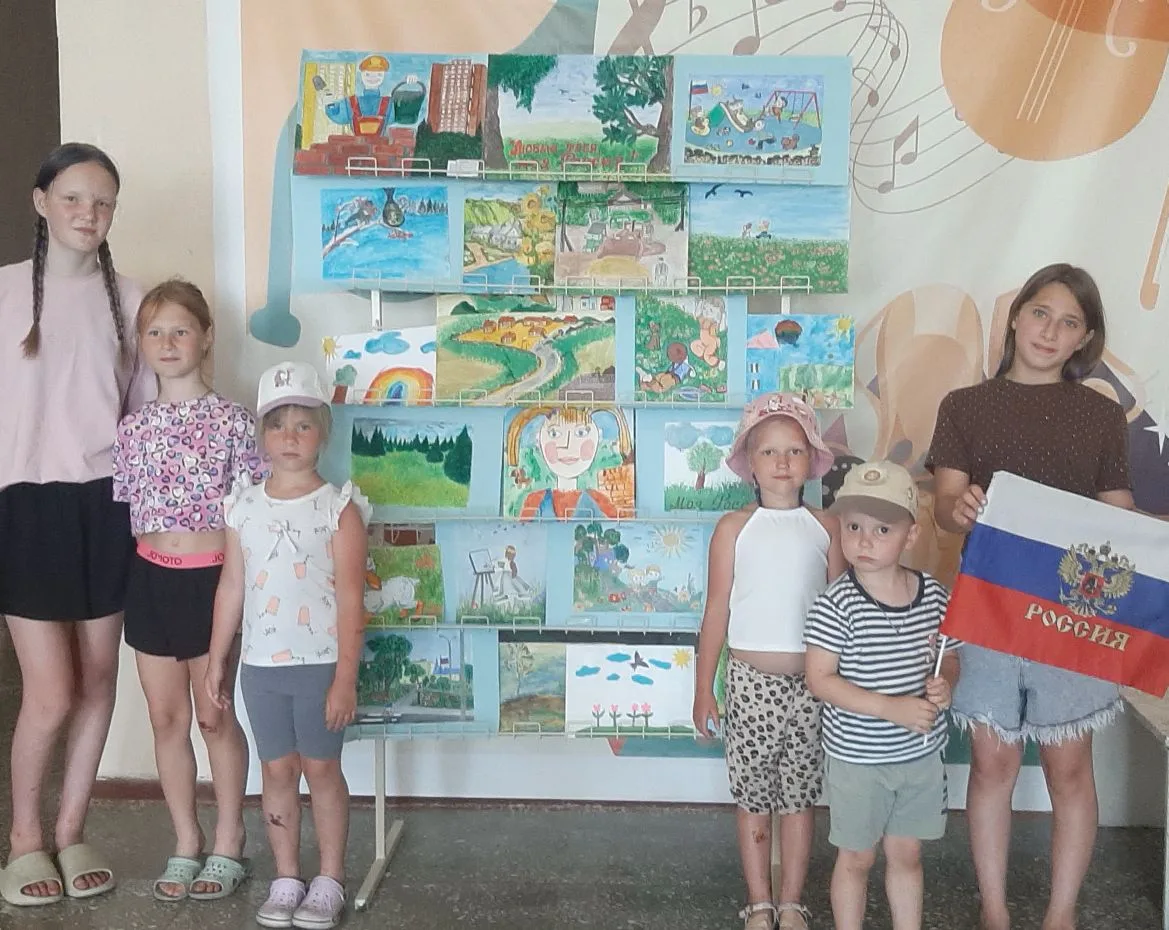 В СК села Силино состоялись мероприятия, приуроченные ко Дню России. В рамках познавательной програм