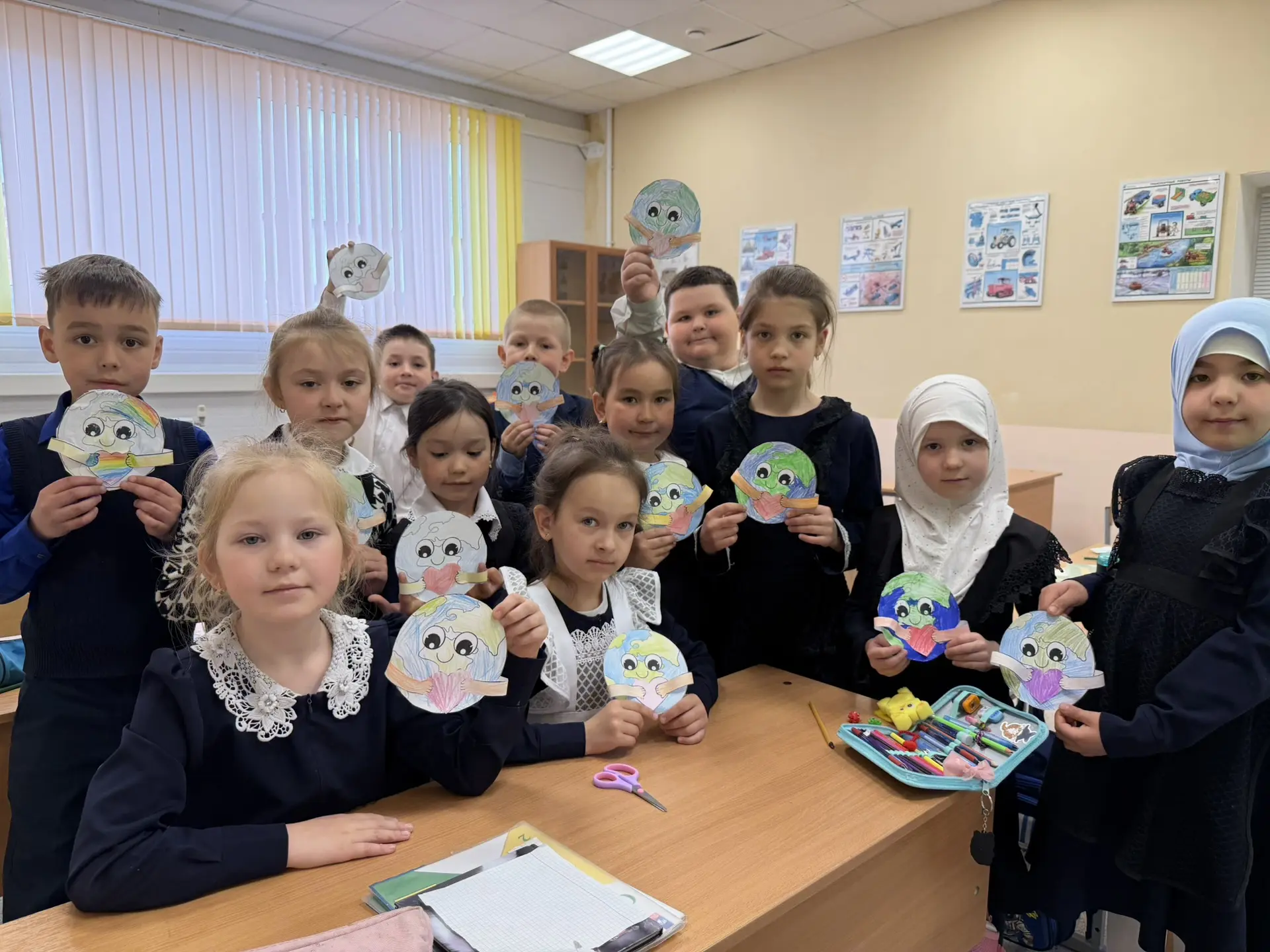 🌍✨ Сегодня с учениками первого класса прошло тематическое занятие, посвящённое Дню Земли (22 апреля
