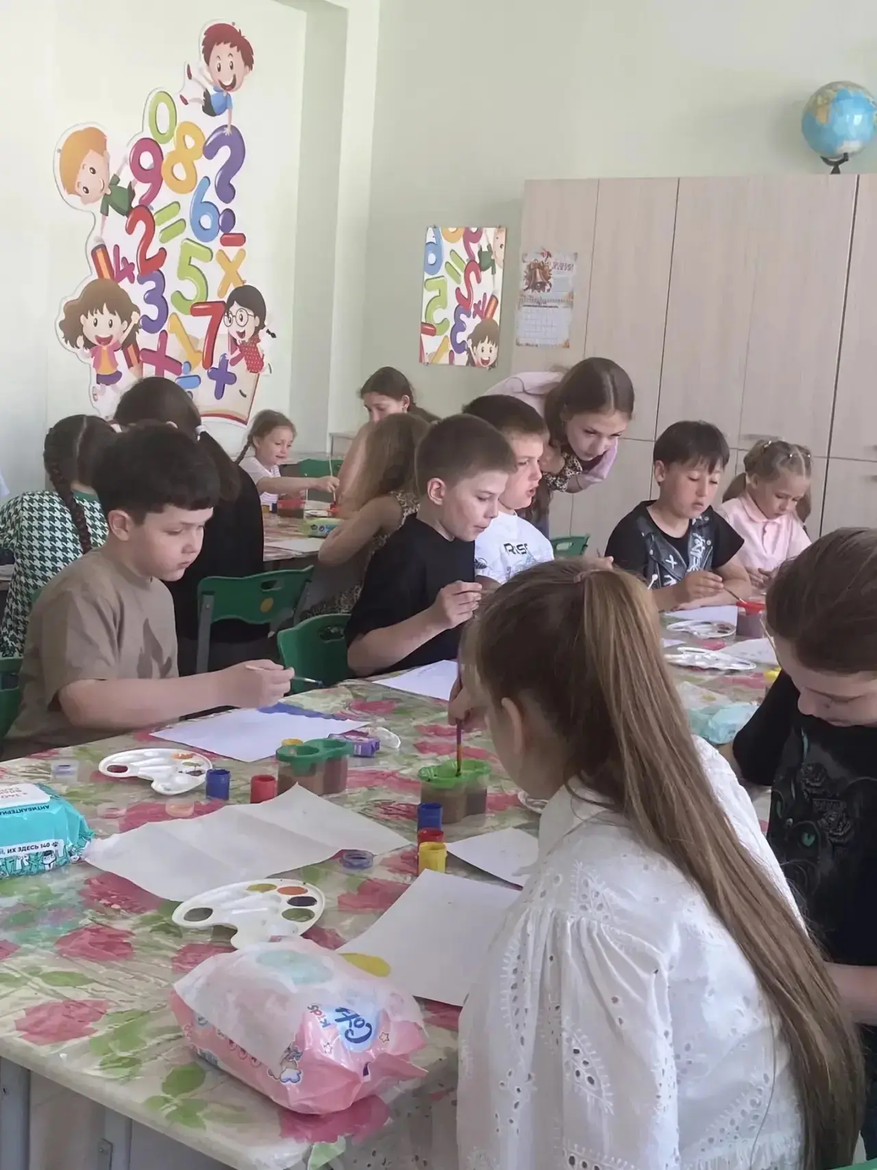 Сегодня в лагере «Я – Патриот» прошёл второй день смены.

Ребята посетили кружки «Радуга творчества»