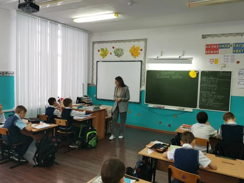 В рамках проекта «Методический десант», методисты МКОУ ДПО «ИМЦ» посетили уроки МКОУ Елбанской СОШ.
