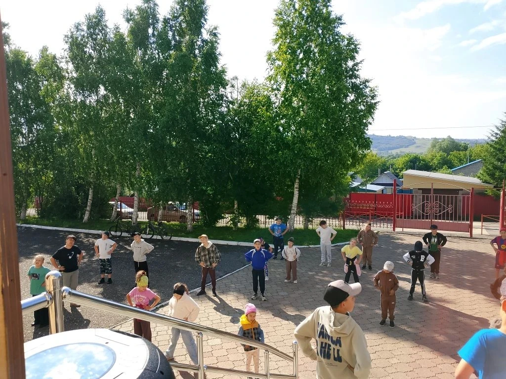14 день ✨️"Созвездие"✨️ 
⚽️День спорта🏐
🌞Доброе утро в пришкольном лагере «Созвездие » началось тр