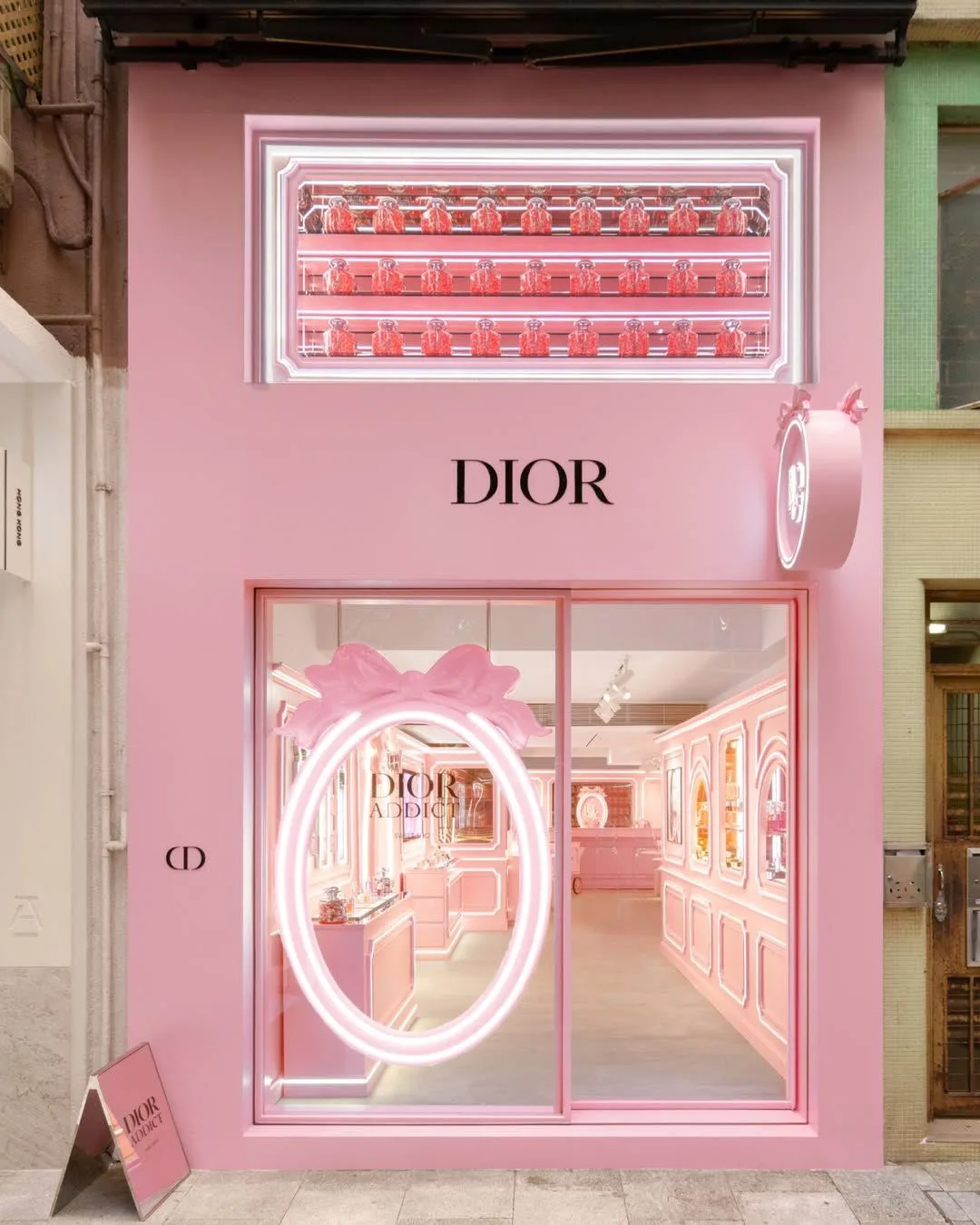 🍭🌸 Dior превратил бьюти-пространство в настоящий магазин сладостей.

В Гонконге и токийском Харадз