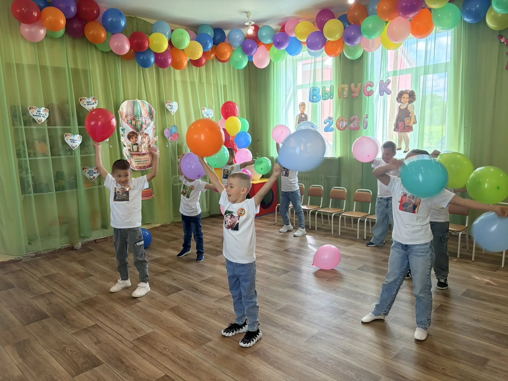 Выпускной в МКДОУ детский сад "Колокольчик"❗️

В Муниципальном казенном дошкольном образовательном у