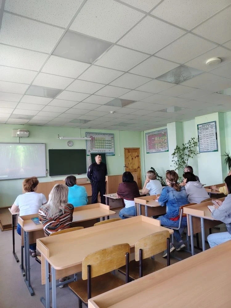 В МАОУ «Школа № 137» прошла беседа по профилактике мошенничества

В рамках работы по правовому просв