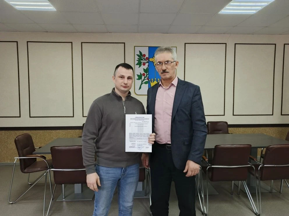 Глава Вадинского района вручил свидетельства о праве на получение социальной выплаты на приобретение