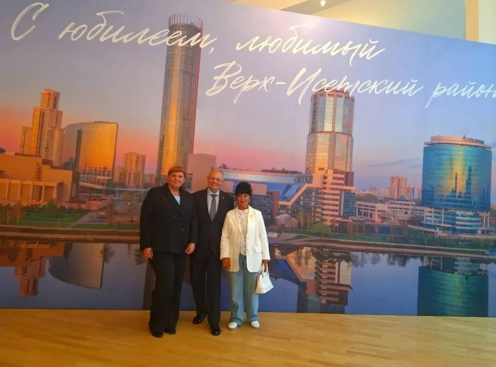 Празднуем вековой юбилей любимого района! 🏛️✨

Педагоги нашего детского сада были удостоены чести п