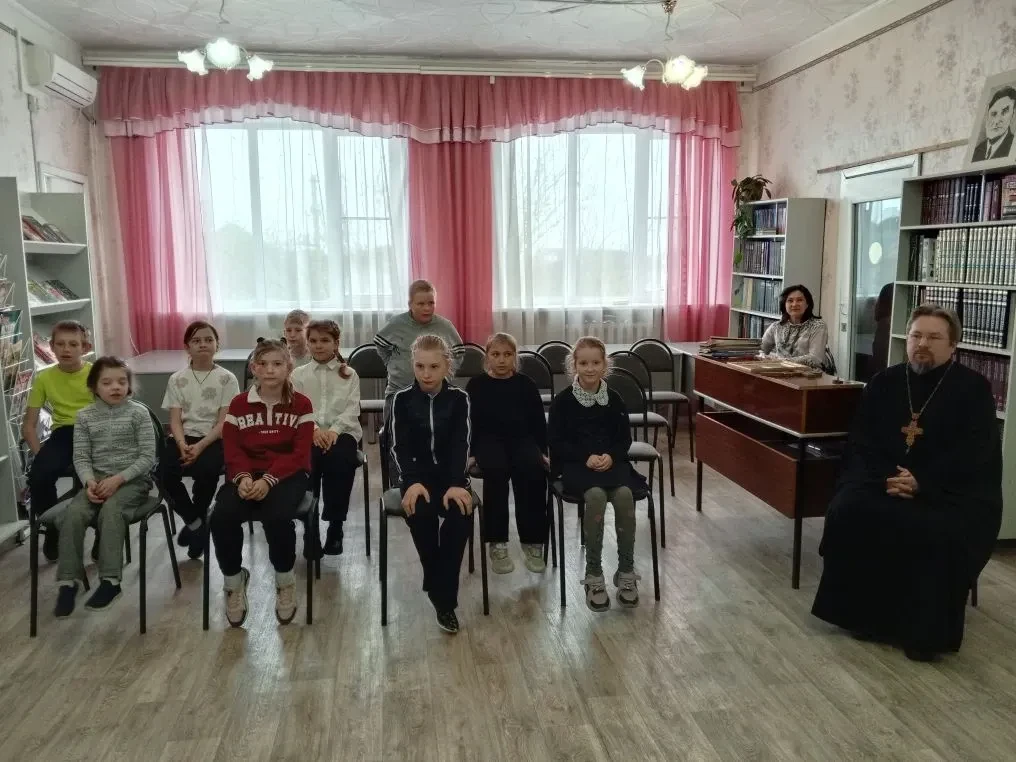 В преддверии самого главного праздника всех православных христиан в центральной районной детской биб