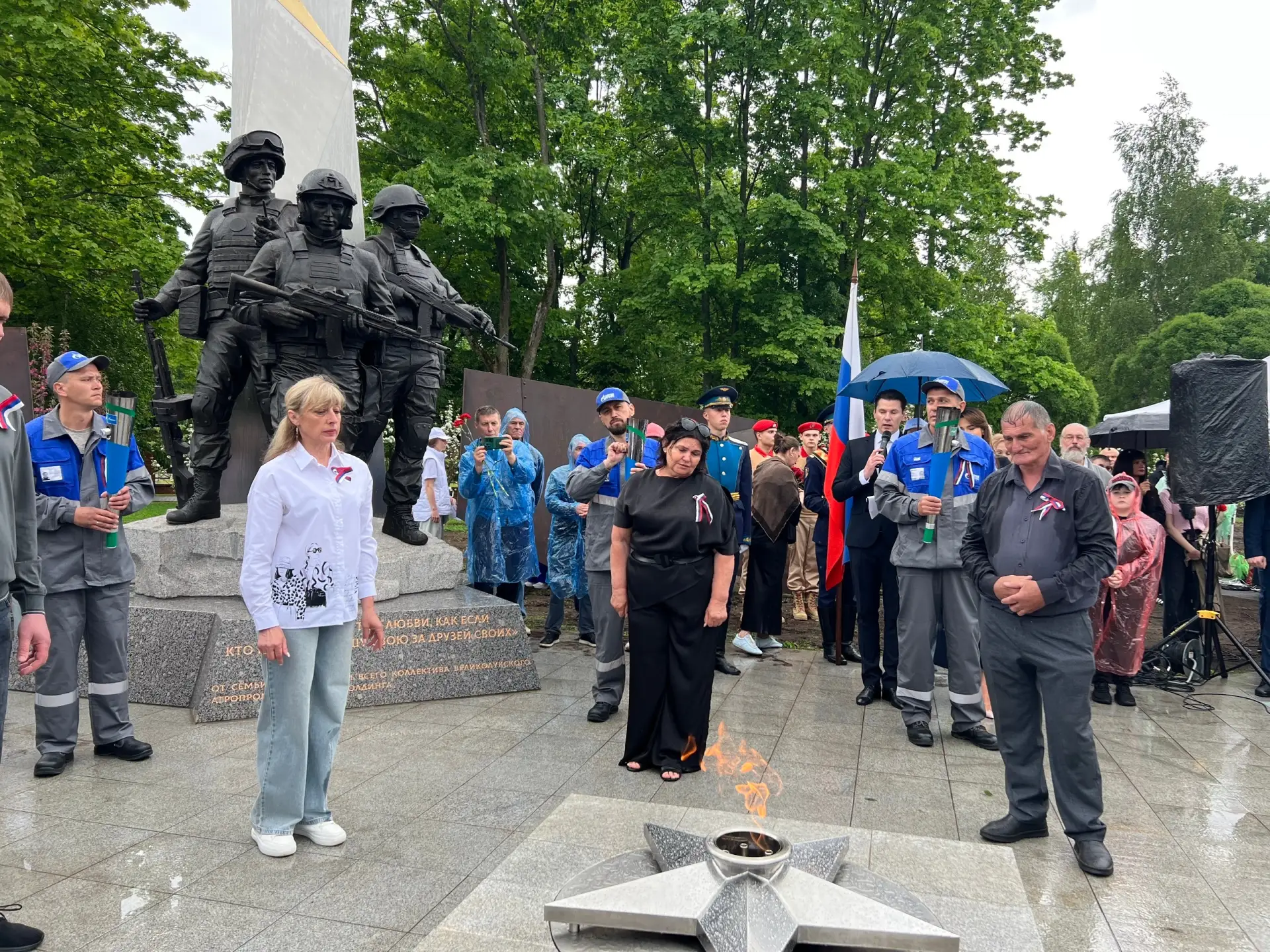 Сохранение памяти о защитниках Отечества — это не просто дань уважения. Это наша ответственность пер