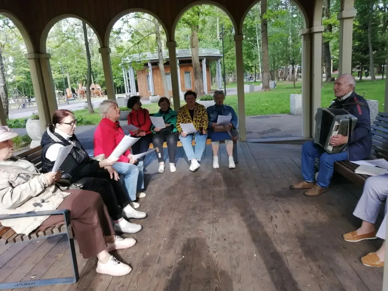 Музыка на свежем воздухе: как это было 🌿🎶

16 июня в городском парке под открытым небом прошел муз
