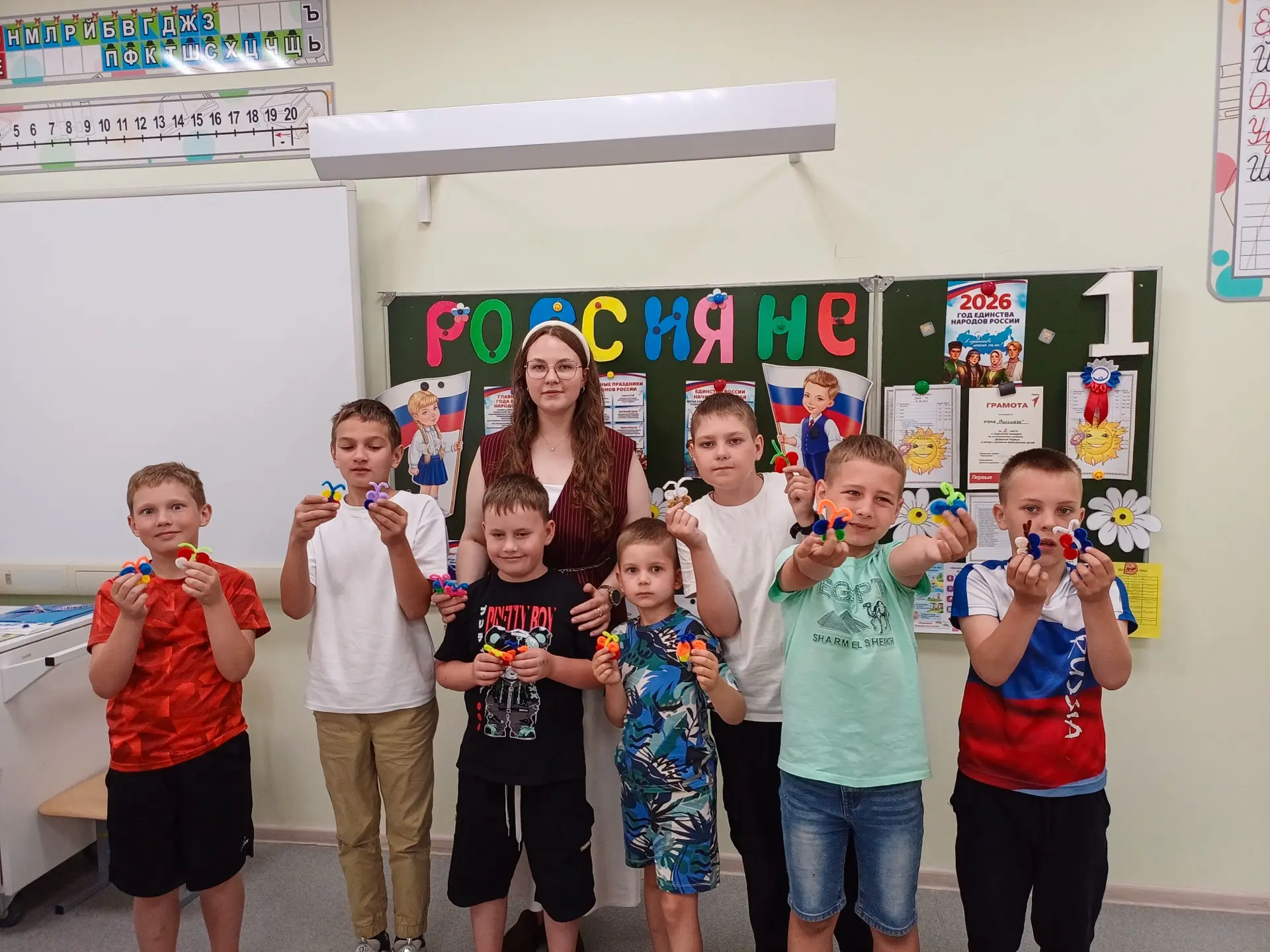 🦋 Сказка о том, как в лагере «Солнышко»
рождались бабочки.
☀️ В светлом лагере «Солнышко»
случилось