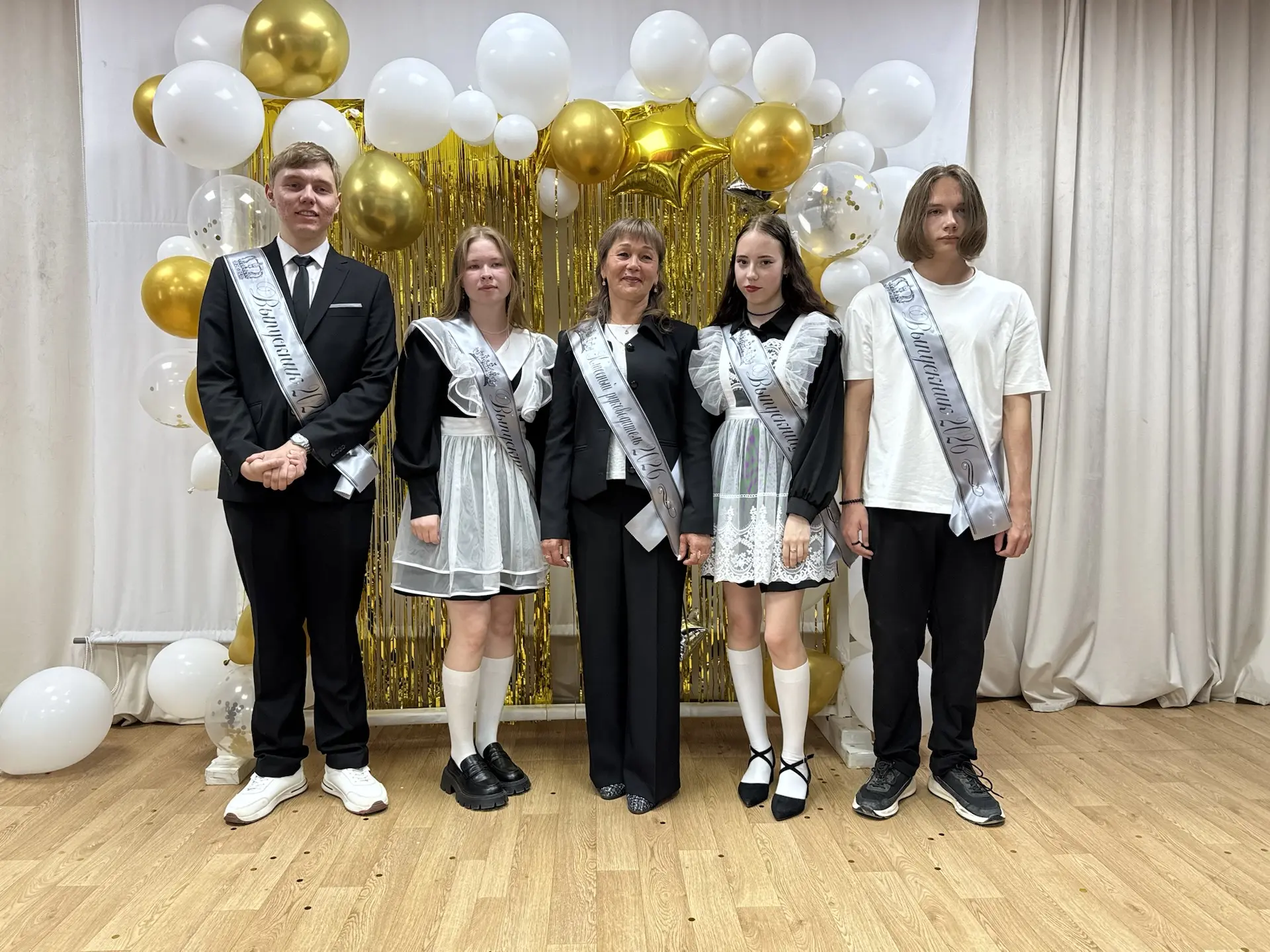 _____ПОСЛЕДНИЙ ЗВОНОК_____

🔔: волнительный рубеж и начало новой жизни!

✨ В этот день смешались ра