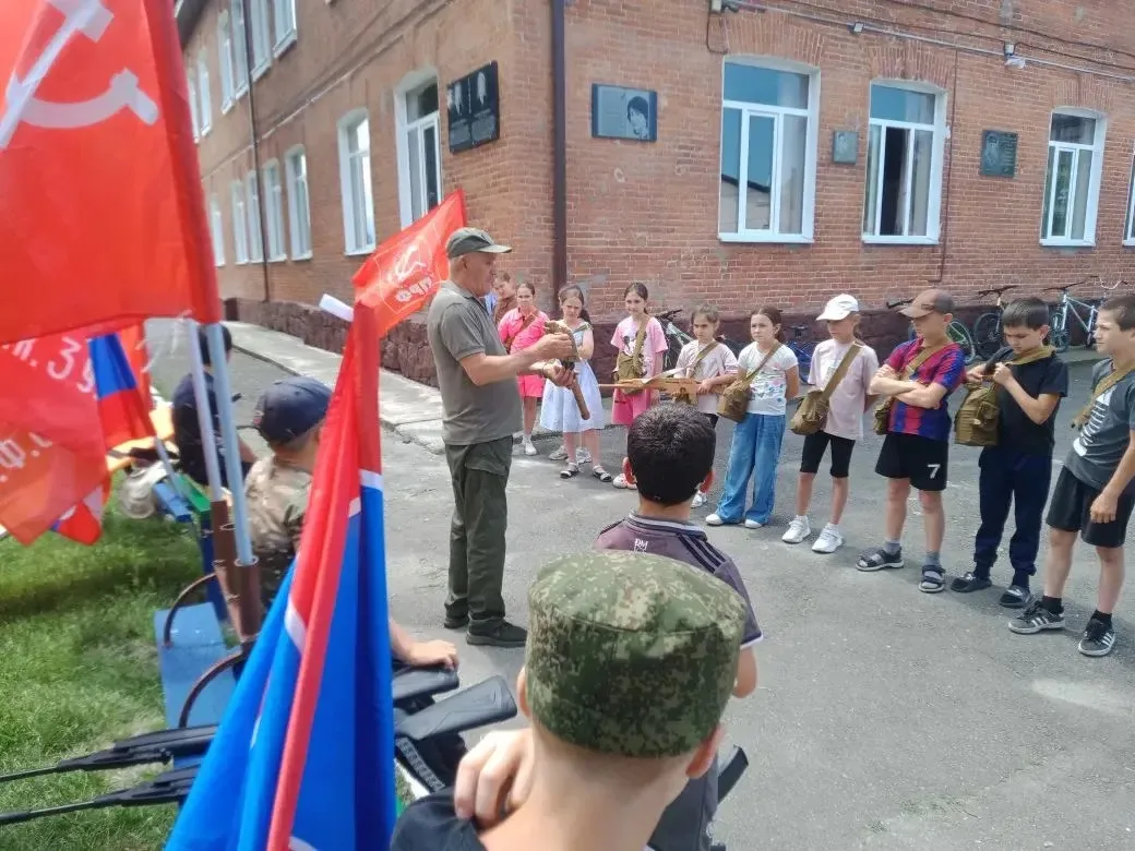 🎖 11 июня. Восьмой день нашей лагерной смены! 🎖

Сегодняшний день в лагере прошёл под мощным и бла