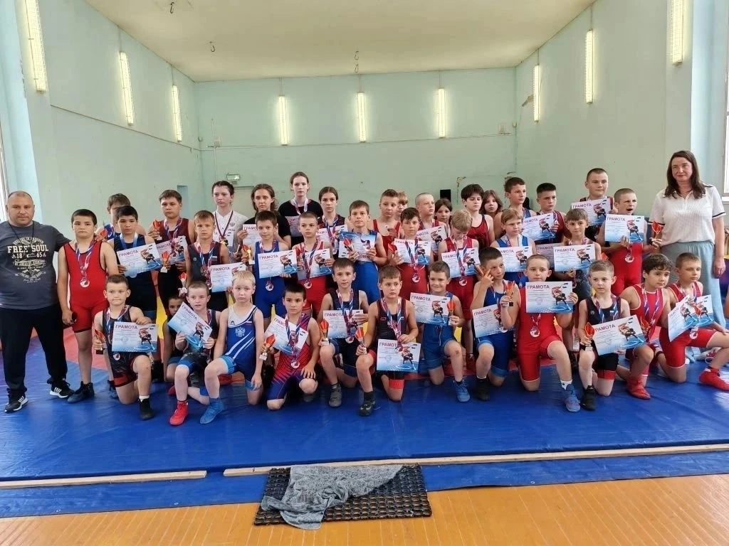 11.06.2026 г в п. Чертково прошел открытый турнир по греко-римской и вольной борьбе, посвященный Дню