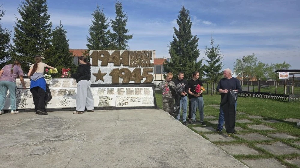 📢В преддверии памятных дат обучающиеся 9 классов нашей школы совместно с начальником территориально