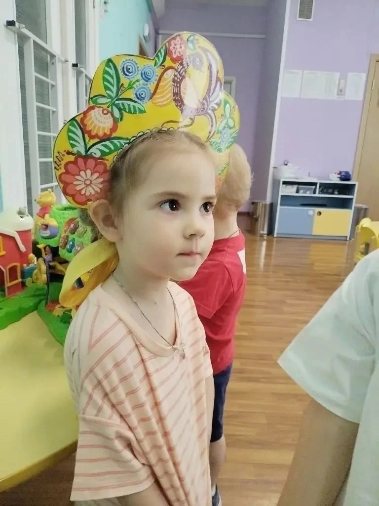 Ксюня в саду тоже довольная😍🩷