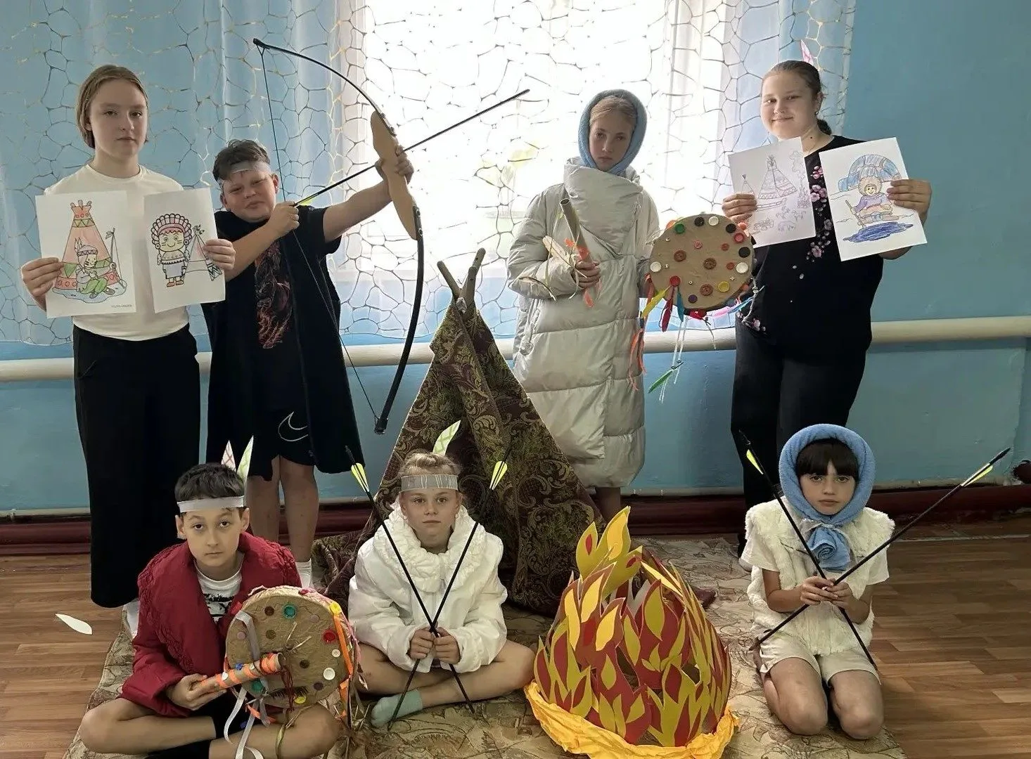 Путешествие в мир коренных народов Приморья! 🏕️ 
Сегодня в нашем пришкольном лагере прошло невероят