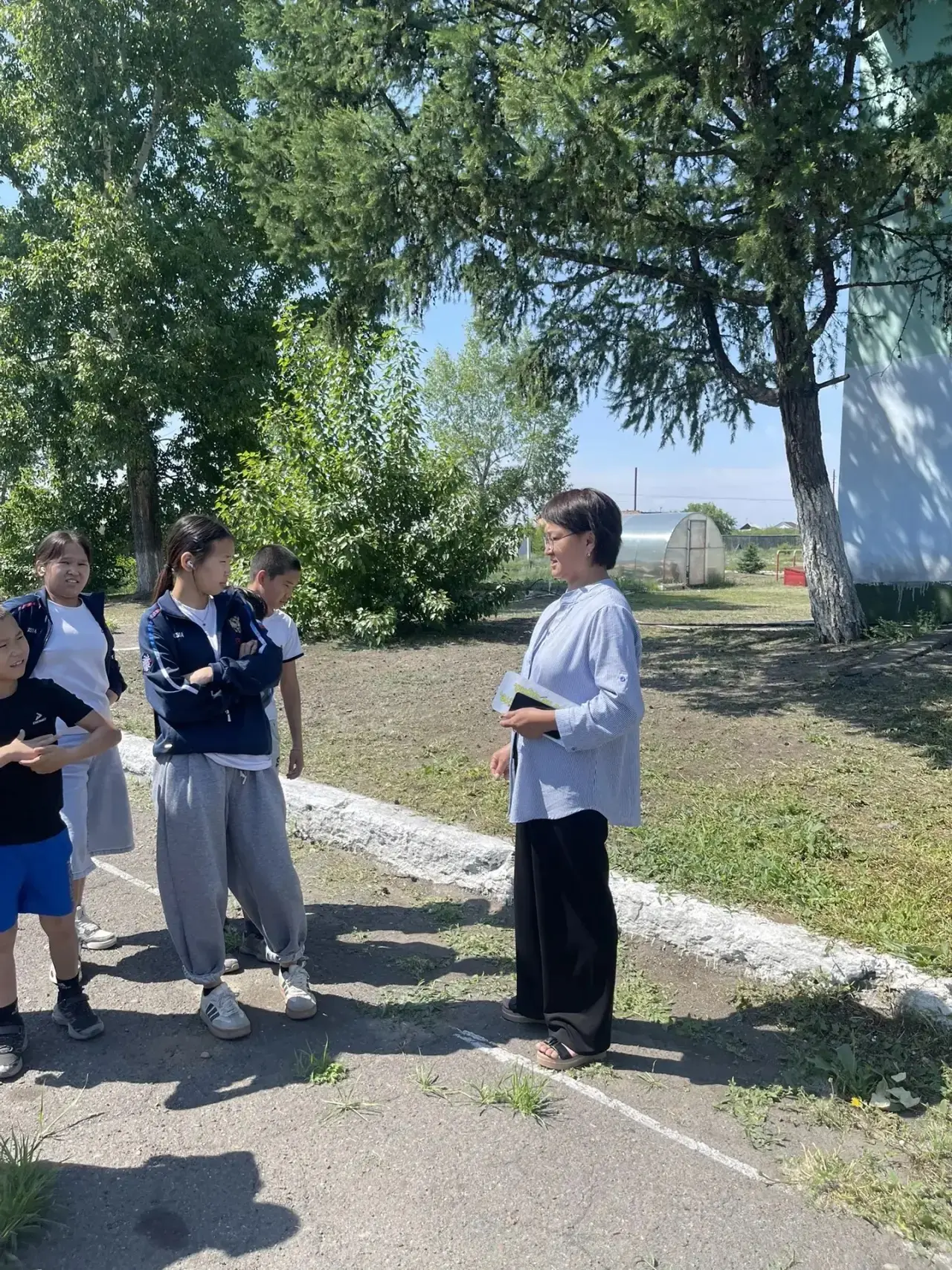 🌟 День 2 в лагере «Ушарики»!

Сегодня к нам в лагерь приходила врач-педиатр Иргит М.М., которая про