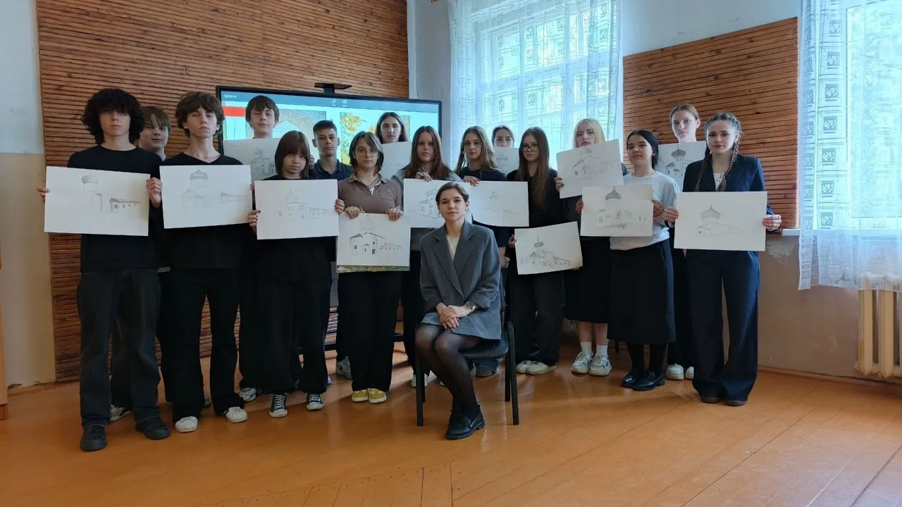Час живописи

 👍В Доме детского творчества в рамках плана работы с подростками в секции "Игровые за