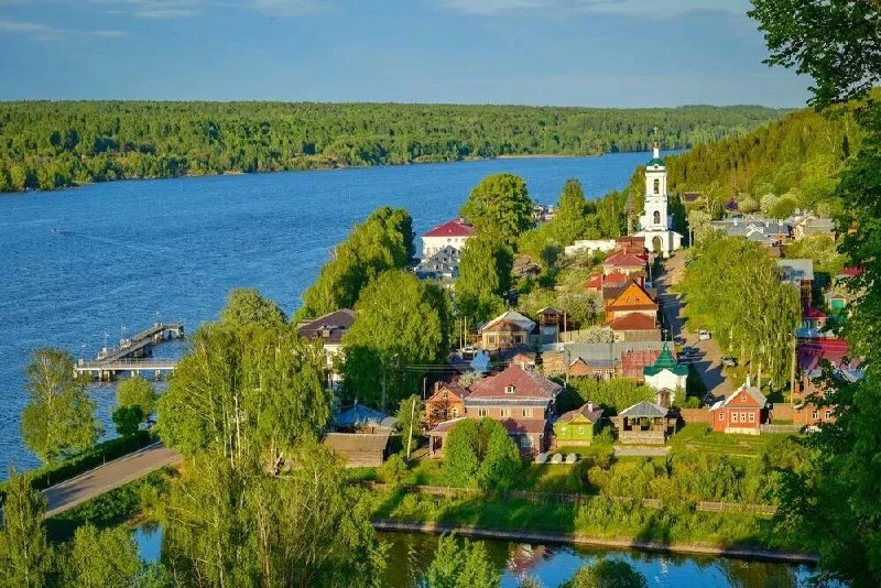 📆19 ИЮЛЯ
Откройте для себя 🌾ПЛЁС🌾— жемчужину Волги! Очаровательные улицы, деревянные дома и живоп