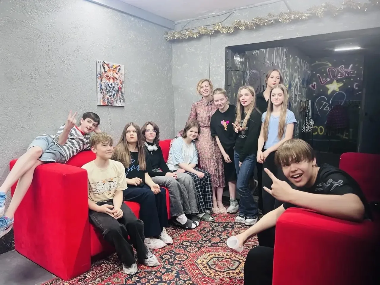 УРА!!! КАНИКУЛЫ!!! ☀️

В конце учебного года 6Б класс вместе со своим классным руководителем Поповой