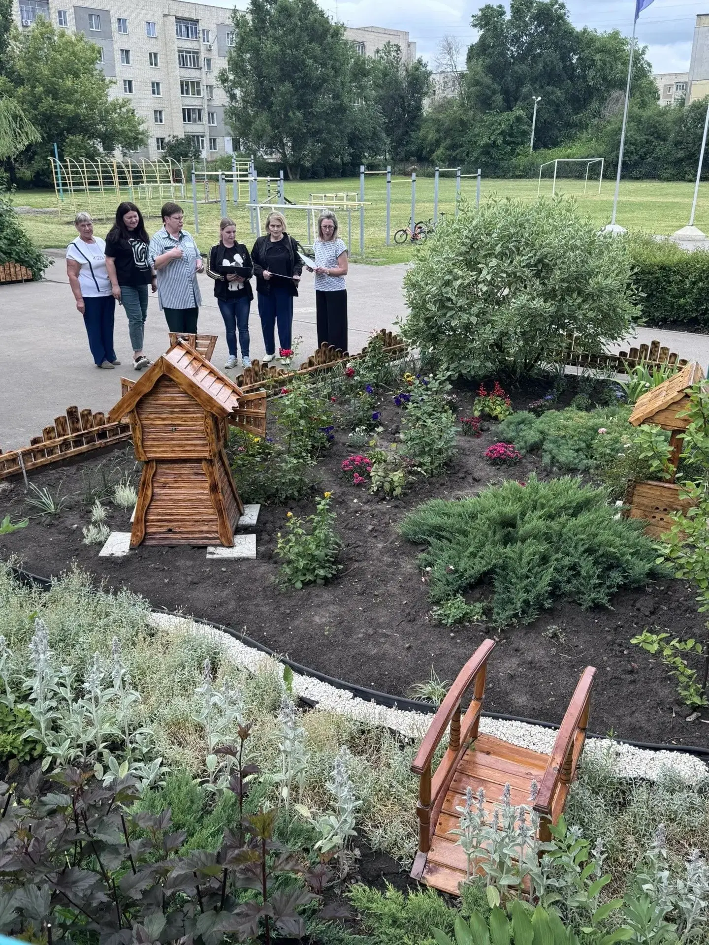 📝🌺 Жюри приступило к оценке цветников и клумб, которые были заявлены на участие в конкурсе «Тамбов