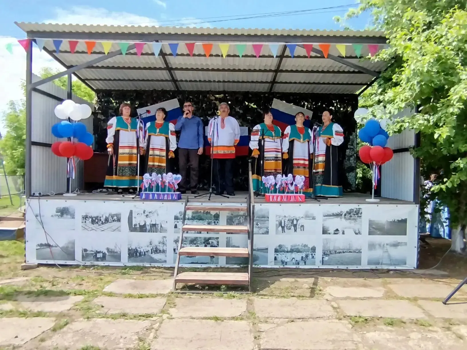 Сегодня в нашем селе царила по-настоящему праздничная атмосфера! Мы дружно собрались, чтобы отметить