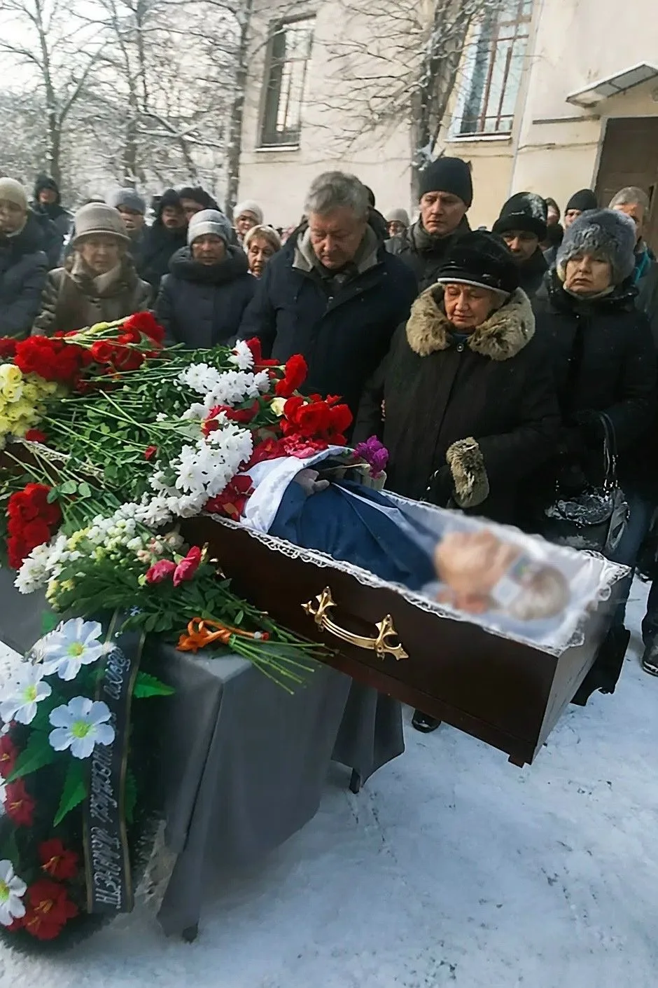 После смерти отца дочки удивились, что их пригласили на оглашение завещания. Но на оглашении узнали,