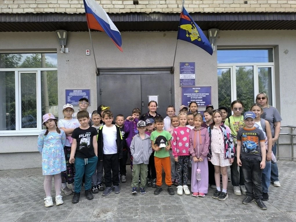 Открытие недели безопасности "Знакомьтесь — это мы!" в лагере дневного пребывания детей "Непоседы" ,