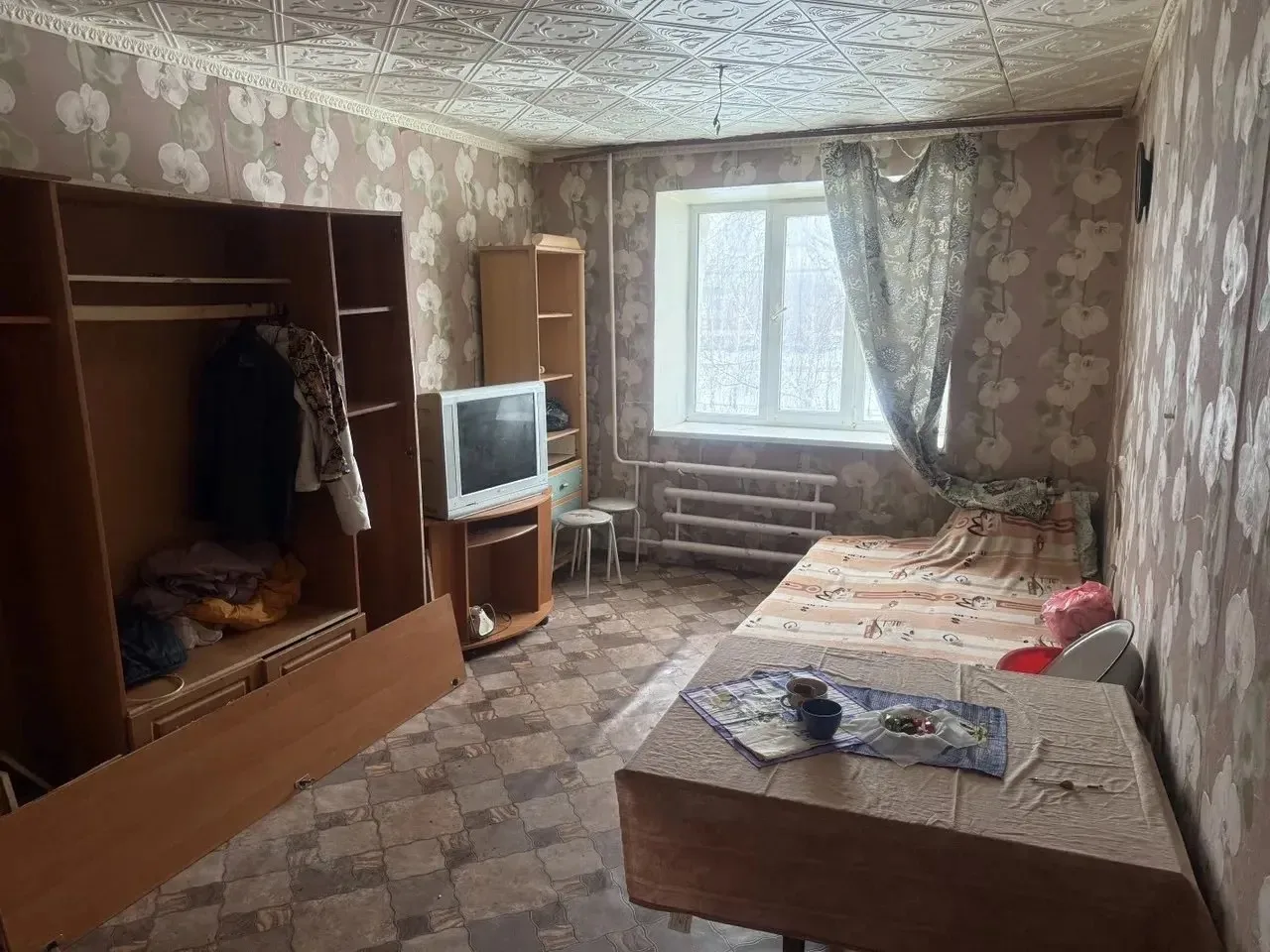 Продам комнату на Фахретдина 65. Один собственник, 18кв.м. Долгов по коммунальным услугам нет. Никто