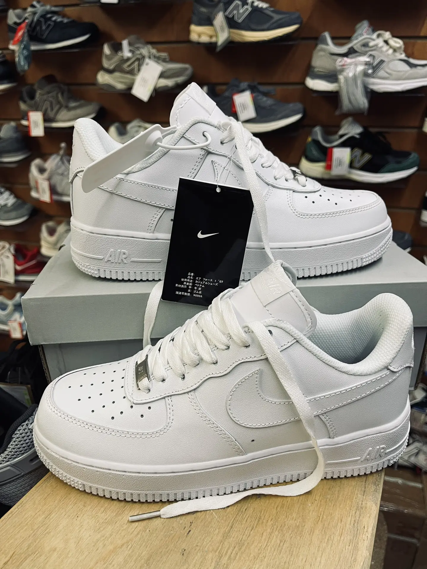 💥Лучшие #кроссы на на #выпускной на #свадьба
AIR FORCE 1’07 Копии КРОССОВОК Один в Один.
Цена 4000 