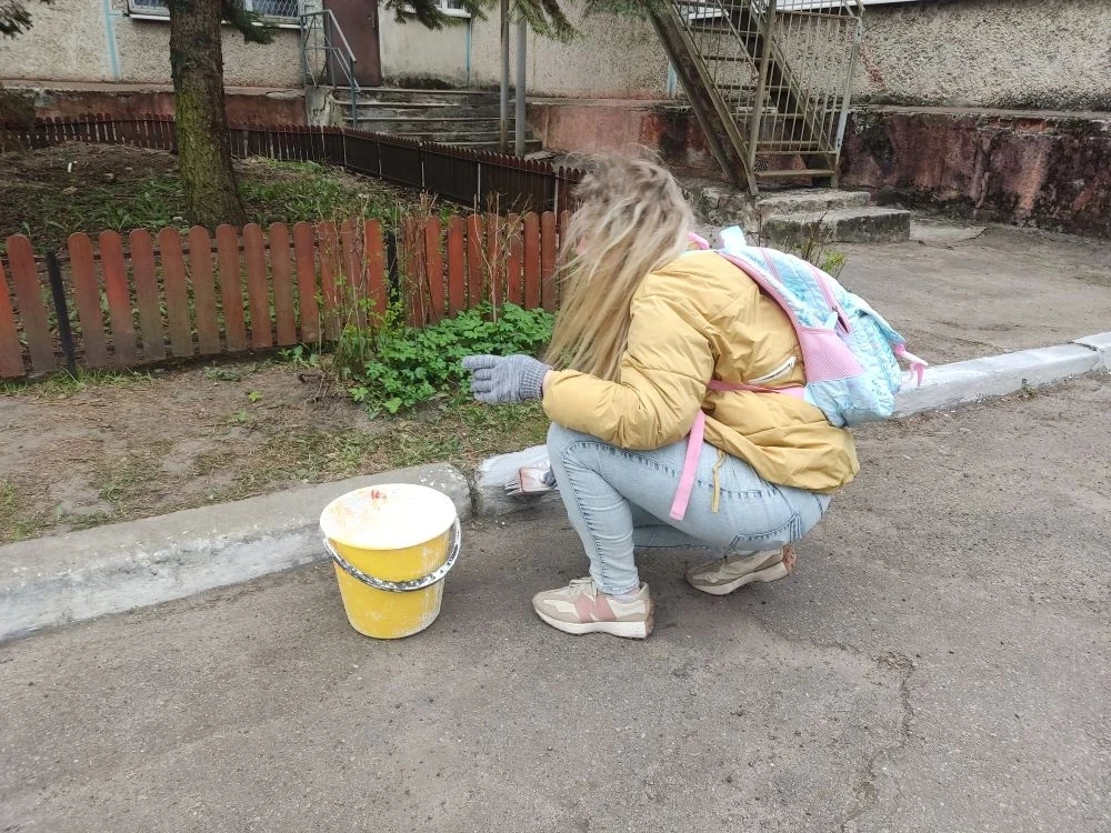 Группа Вишенки 🍒. Благодарит родителей за помощь 💞 в облагораживании территории участка