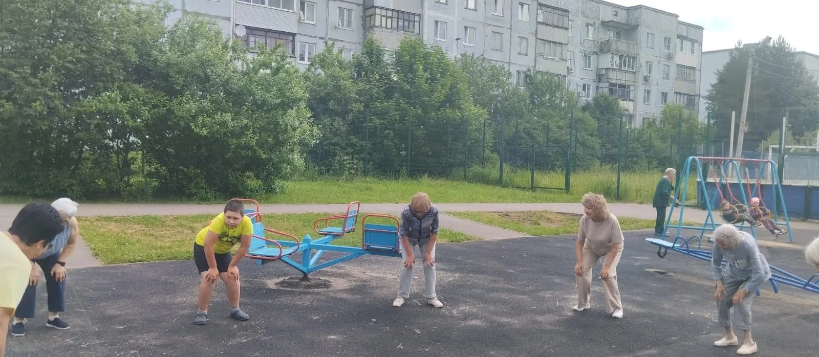 🏃‍➡️Сегодня в Калининце на ул. Фабричная прошла очередная тренировка  по оздоровительной гимнастике