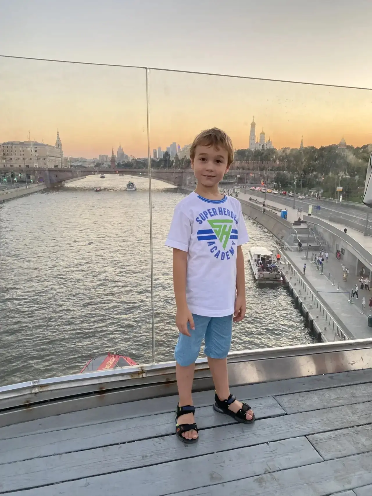 Акция «Я люблю свою страну», участники акции 3В класса.🇷🇺
Россия — это страна удивительной красоты