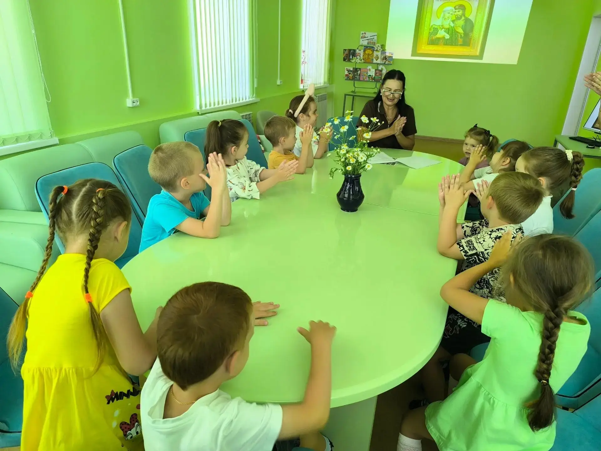 🌼«Ромашковое настроение»  
7 июля в Кирсановской городской библиотеке состоялся час духовности «Ром