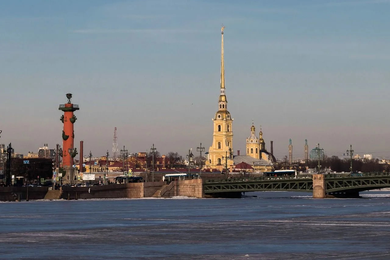 Туристическая компания «Ампарус»  —  туроператор по приему туристов в Санкт-Петербурге, Москве и дру