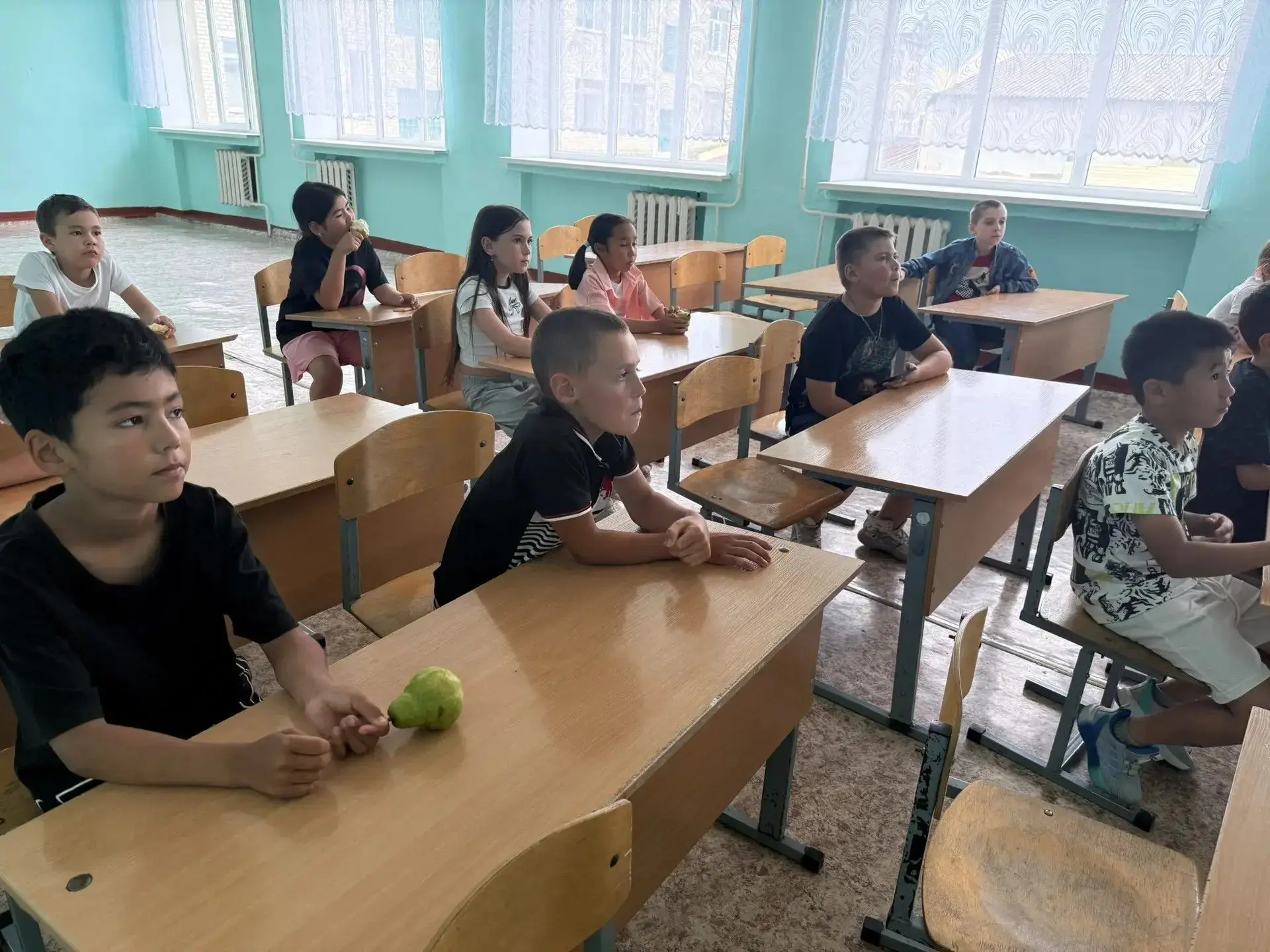 🎬 «А мы тут, знаете, всё плюшками балуемся...» 🍯

Сегодня, 17 июня, в детском оздоровительном лаге