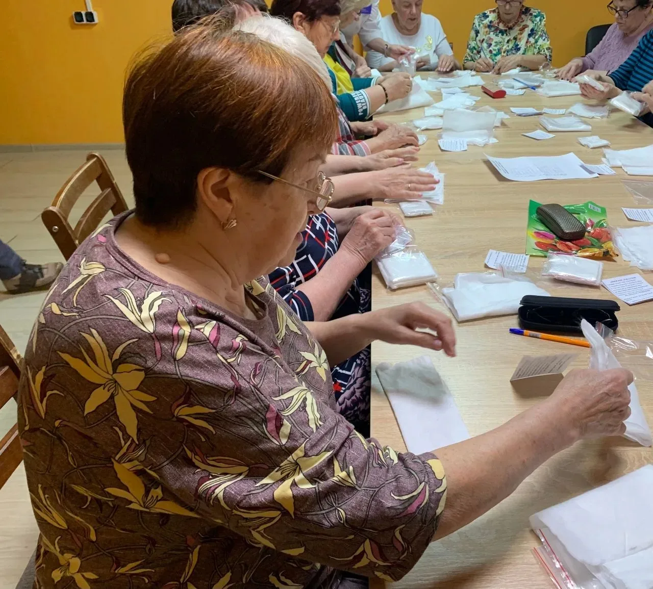🫧 Тепло для СВОих 🇷🇺

В ЛОГБУ Геронтологический центр Ленинградской области  прошёл мастер-класс.