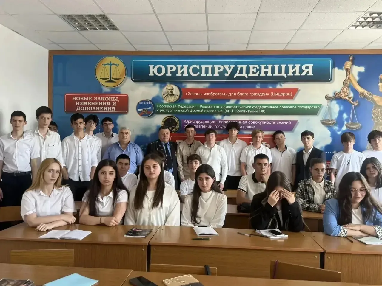 В преддверии 85-й годовщины начала Великой Отечественной войны в Международном колледже «Полиглот» б