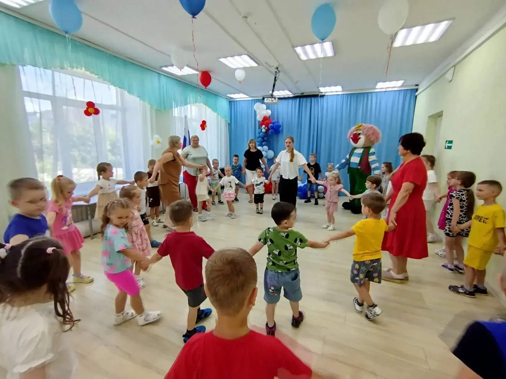🇷🇺В преддверии Дня России в детском саду №1 прошёл тематический день, подготовленный студентами «О